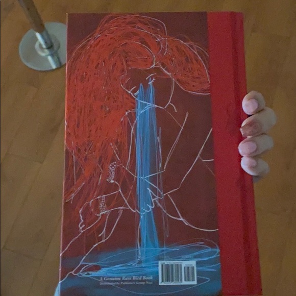 Bella Thorne “A Life of a wanna be mogul” book - Picture 3 of 4